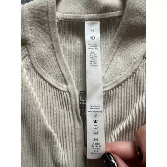 Lululemon Lightweight Ribbed Knit Jacket in Bone Size XS - Picture 3 of 3